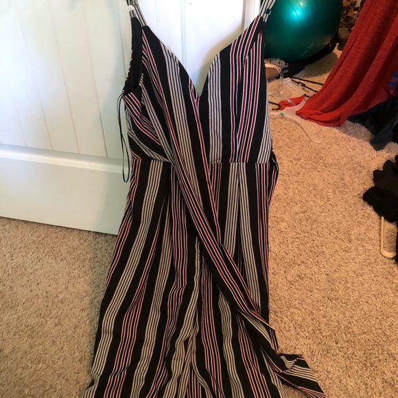 Clothes - Picture 4 of 4